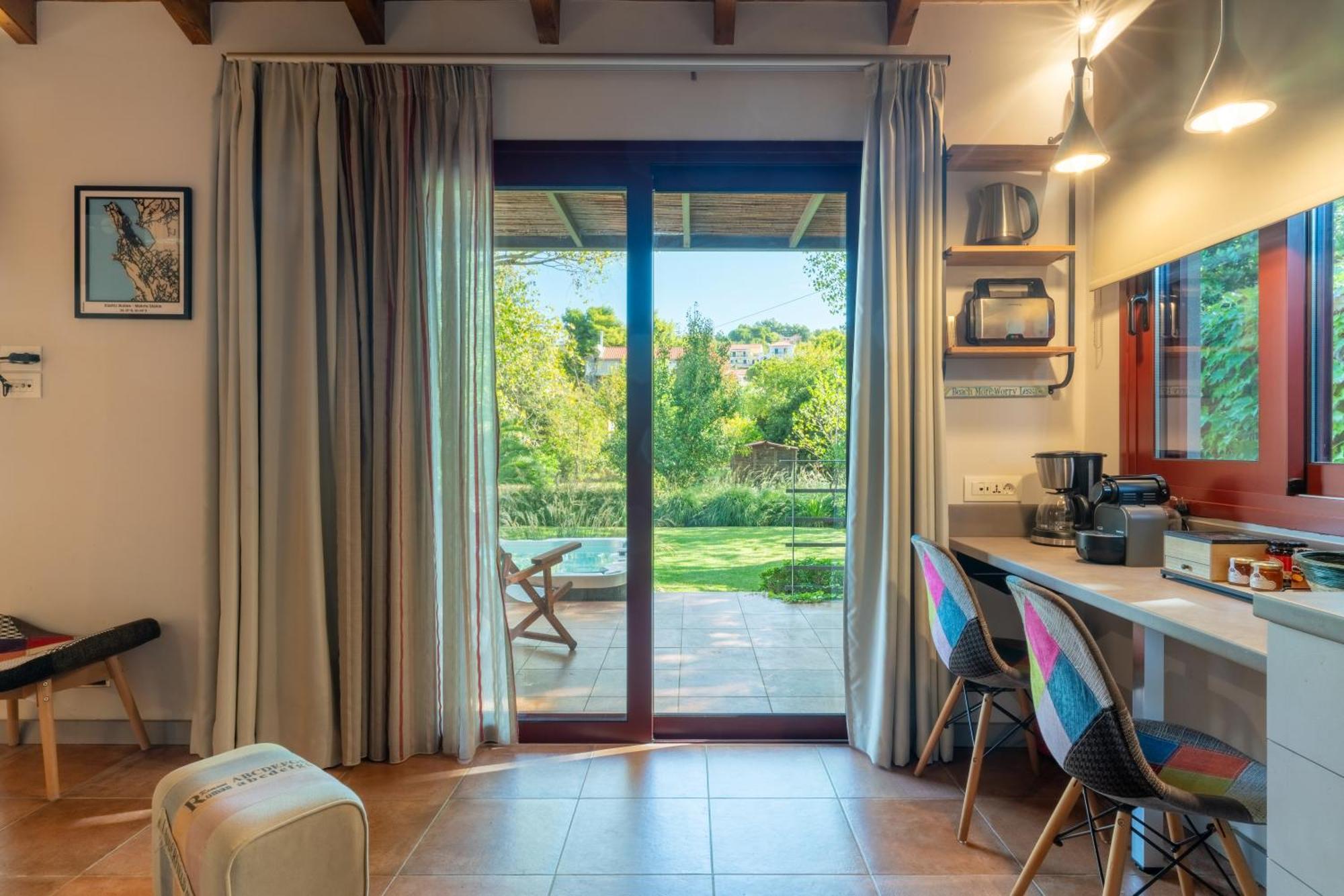 Klaritz Luxury Suites Lassi  Exteriör bild