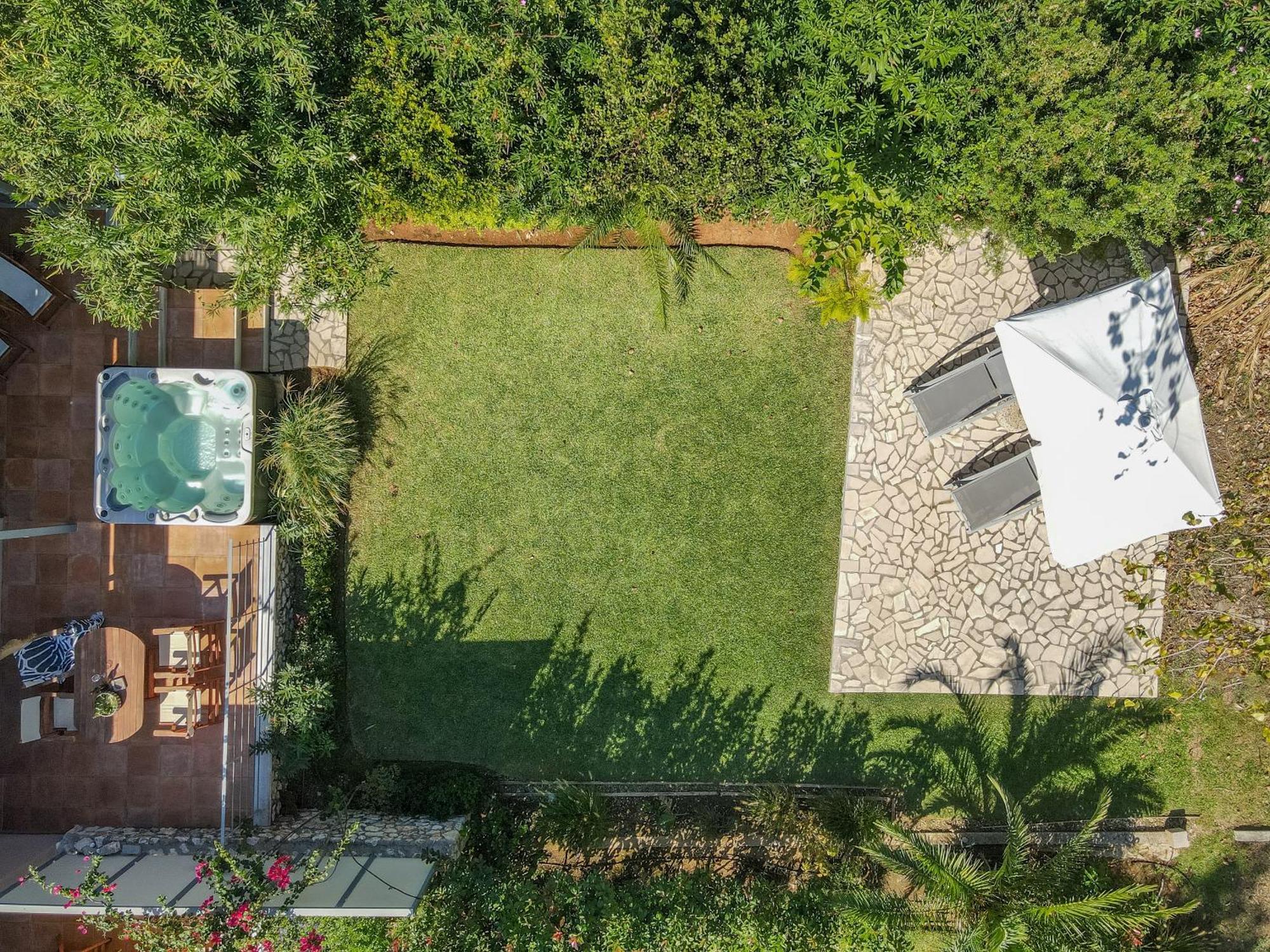 Klaritz Luxury Suites Lassi  Exteriör bild