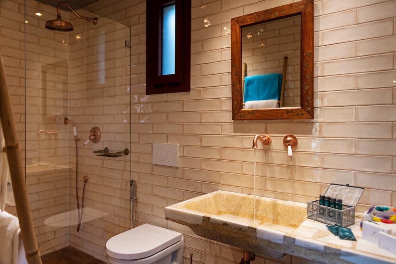 Klaritz Luxury Suites Lassi  Exteriör bild